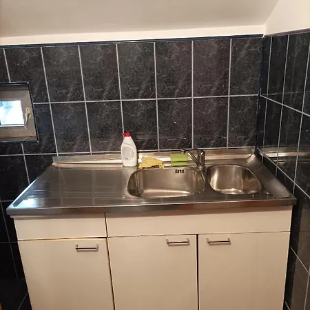 Gazde/Camere de închiriat Alpina Olănești *