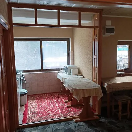 Gazde/Camere de închiriat Alpina Olănești *